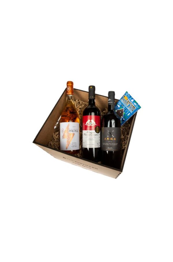 Gift Box | Καλάθι δώρου με 2x κόκκινα κρασιά & 1 ροζέ